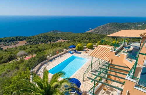 Mesovounia Villa | 432 m² Villa ∙ 10 bedrooms ∙ 28 guests