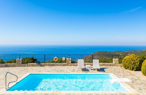 Mesovounia Villa | 432 m² Villa ∙ 10 bedrooms ∙ 28 guests