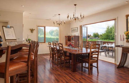 Acacia Bay Cabin | 46 m² Lodge ∙ 127 guests