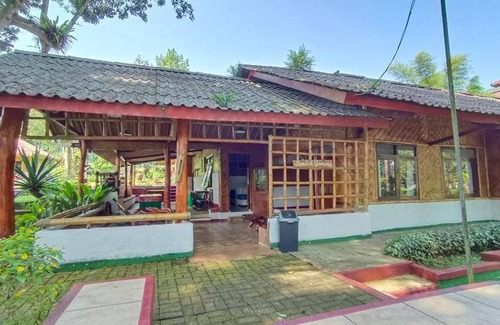 Pancawati Hotel | 48 m² Hotel ∙ 6 bedrooms ∙ 20 guests