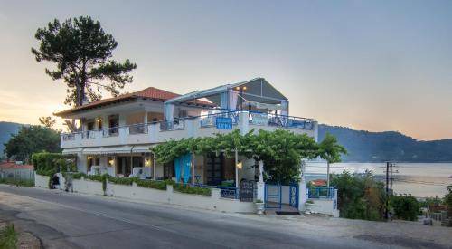 Chrisi Akti Hotel | 50 m² Hotel ∙ 2 bedrooms ∙ 5 guests