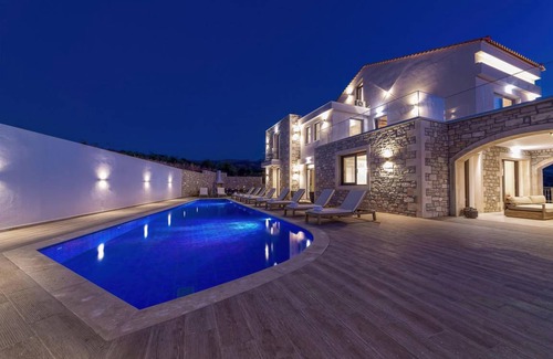 Eletherna Villa | 500 m² Villa ∙ 7 bedrooms ∙ 15 guests