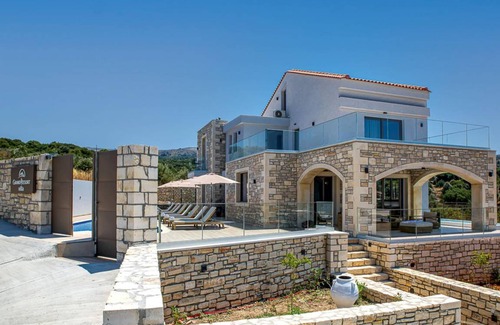Eletherna Villa | 500 m² Villa ∙ 7 bedrooms ∙ 15 guests