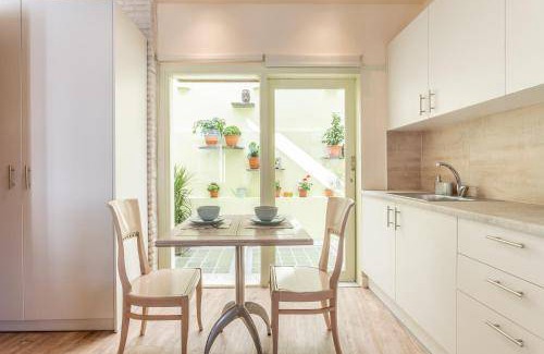Thissio Apartment | 51 m² Apartment ∙ 5 guests