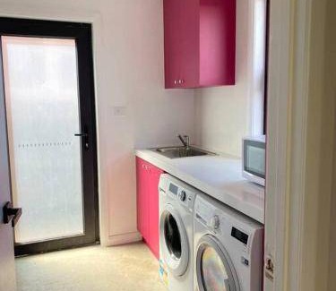 North Hobart Apartment | 52 m² Apartment ∙ 1 bedroom ∙ 2 guests
