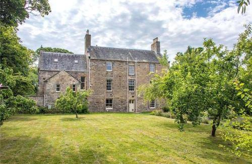 Prestonpans Villa | 549 m² Villa ∙ 5 bedrooms ∙ 11 guests
