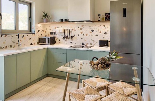 Kalamaki Apartment | 55 m² Serviced apartment ∙ 2 bedrooms ∙ 10 guests