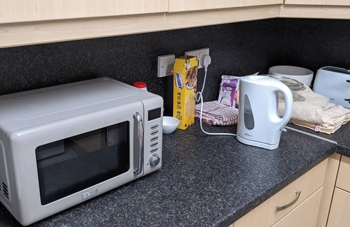 Girvan Apartment | 5guests/near Beach/2br/parking/wifi