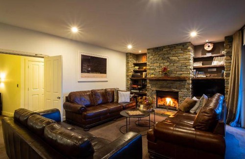 Luggate Cabin | 600 m² Lodge ∙ 7 bedrooms ∙ 15 guests