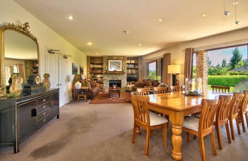 Luggate Cabin | 600 m² Lodge ∙ 7 bedrooms ∙ 15 guests