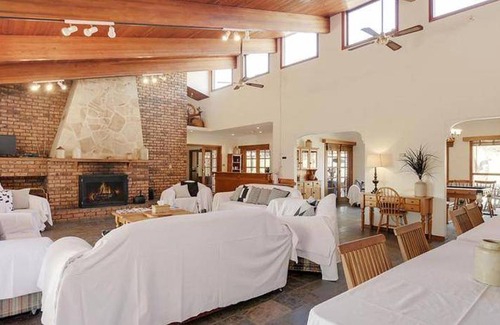 Carlton Bed & Breakfast | 665 m² Bed and breakfast ∙ 28 guests