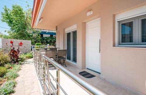 Paralia Dionysiou Apartment | 68 m² Apartment ∙ 2 bedrooms ∙ 127 guests