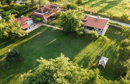 Kalyvia Varikou Villa | 70 m² Villa ∙ 2 bedrooms ∙ 5 guests
