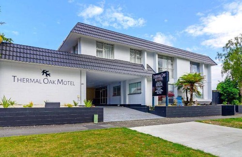 Fenton Street Hotel | 74 m² Motel ∙ 3 bedrooms ∙ 7 guests