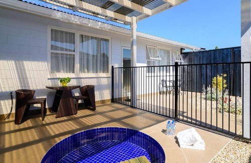 Fenton Street Hotel | 74 m² Motel ∙ 3 bedrooms ∙ 7 guests