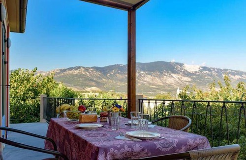 Kerameies House | 75 m² House ∙ 2 bedrooms ∙ 5 guests
