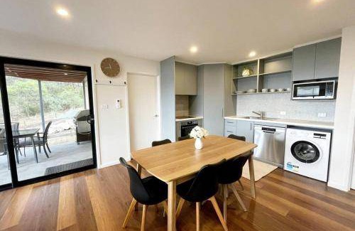 Tranmere Apartment | 80 m² Apartment ∙ 2 bedrooms ∙ 5 guests
