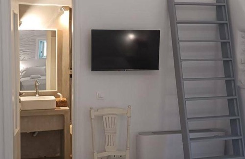 Andros Town Apartment | 80 m² Apartment ∙ 2 bedrooms ∙ 6 guests