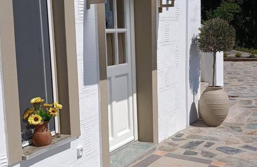 Andros Town Apartment | 80 m² Apartment ∙ 2 bedrooms ∙ 6 guests