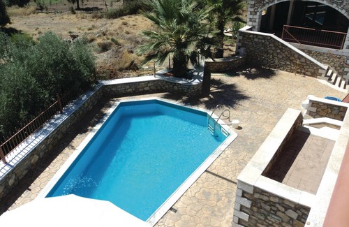 Paralia House | 80 m² House ∙ 2 bedrooms ∙ 6 guests