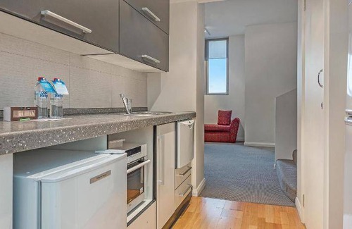 Hobart Central Business District Apartment | 80 m² Serviced apartment ∙ 2 bedrooms ∙ 127 guests