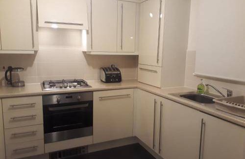 Airdrie Apartment | 84 m² Apartment ∙ 2 bedrooms ∙ 4 guests
