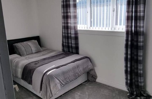 Motherwell House | 84 m² House ∙ 2 bedrooms ∙ 3 guests
