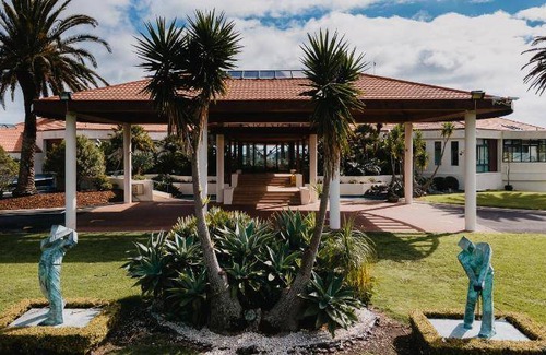 Beachlands Resort | 84 m² Resort ∙ 2 bedrooms ∙ 20 guests