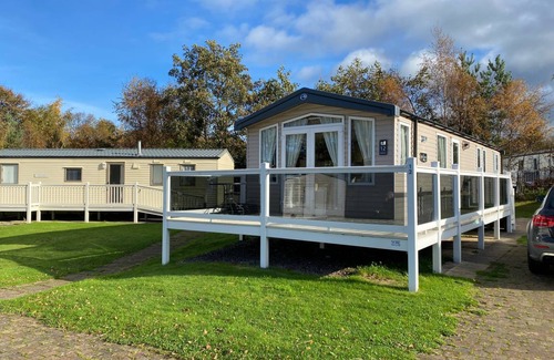 Prestonpans Cabin | 90 m² Lodge ∙ 3 bedrooms ∙ 4 guests