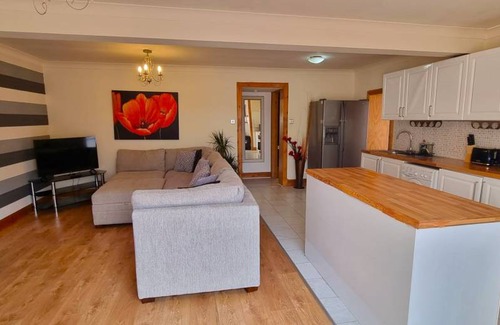 Gilmerton Ski Chalet | 90 m² Chalet ∙ 2 bedrooms ∙ 6 guests