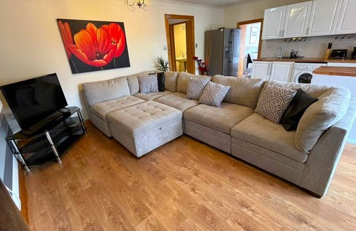 Gilmerton Ski Chalet | 90 m² Chalet ∙ 2 bedrooms ∙ 6 guests