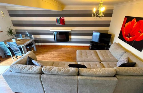 Gilmerton Ski Chalet | 90 m² Chalet ∙ 2 bedrooms ∙ 6 guests