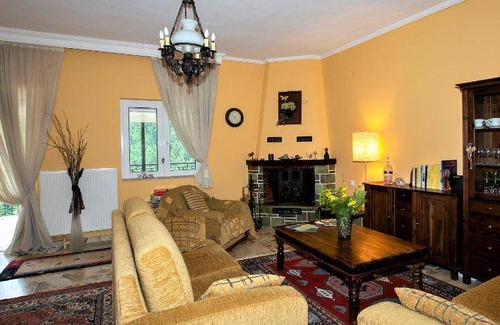 Lake Plastiras House | 90 m² House ∙ 3 bedrooms ∙ 5 guests