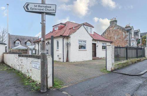 Gilmerton House | 90 m² House ∙ 4 bedrooms ∙ 12 guests