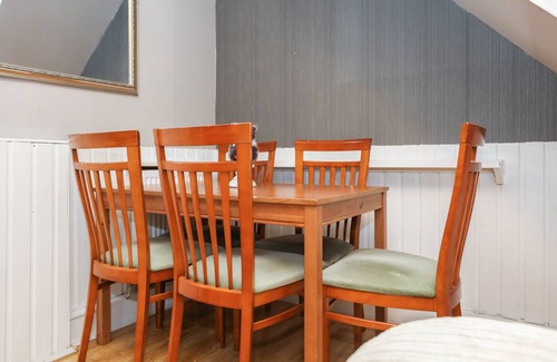 Gilmerton House | 90 m² House ∙ 4 bedrooms ∙ 12 guests
