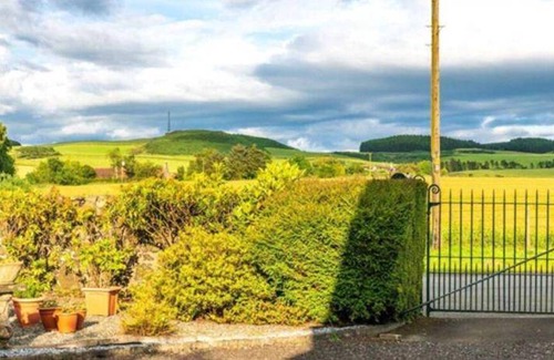 Cupar House | 900 m² House ∙ 1 bedroom ∙ 3 guests