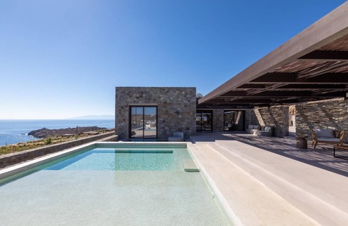 Agios Ioannis Villa | 900 m² Villa ∙ 10 bedrooms ∙ 20 guests