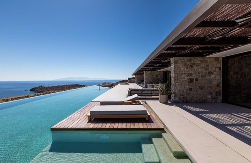 Agios Ioannis Villa | 900 m² Villa ∙ 10 bedrooms ∙ 20 guests