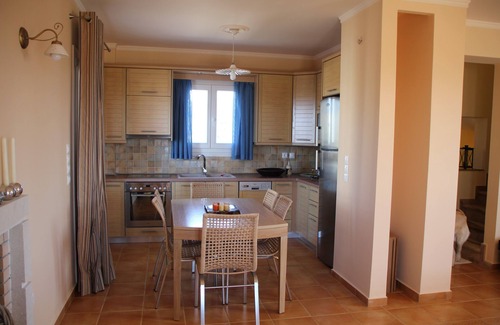 Svoronata Villa | A BEAUTIFUL VILLA IN A STUNNING COASTAL FRONT LOCATION.