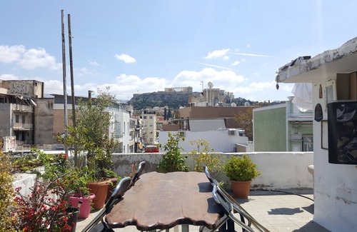 Athens City Centre Apartment | Acropolis Max16pax 3BR Wifi Metro Cafe&Shops AC