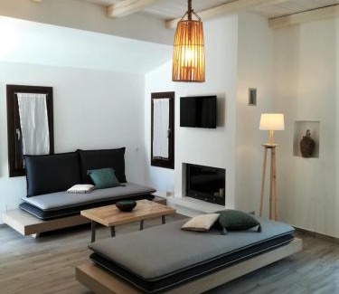 Kalamos House | Almira Kalamos