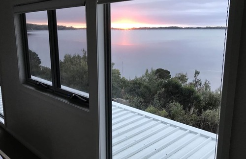 Ansons Bay House | Amazing Ansons Bay Romantic Waterfront Beachhouse