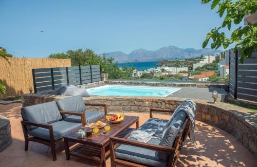 Ammoudara Apartment | Ammoudara Hill Luxury Apartment with Outdoor Jetted Tub and Heated Pool