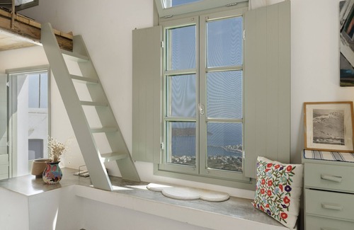 Serifos Apartment | Apartment 'Traditional Guest House' with Private Terrace and Air Conditioning