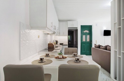 Elation Apartment | Apartment "Villa Drosia" with Sea View, Private Garden & Wi-Fi