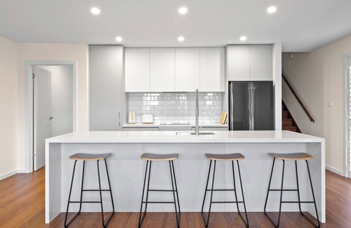 Launceston CBD House | Architectural Home: Near Gorge with Tamar Views