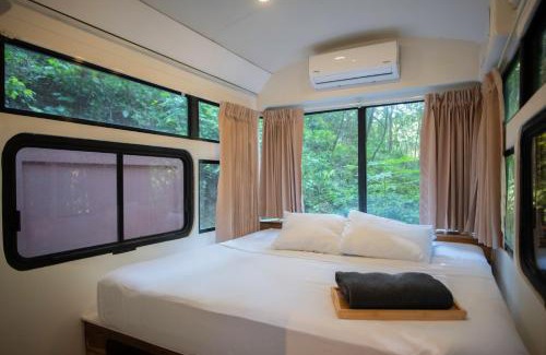 Nosara Apartment | Aurora Bus Home (Pink)