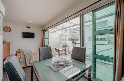 Auckland Central Business District Apartment | Awesome 2BR Apartment Viaduct Harbor - Wifi & Aircon