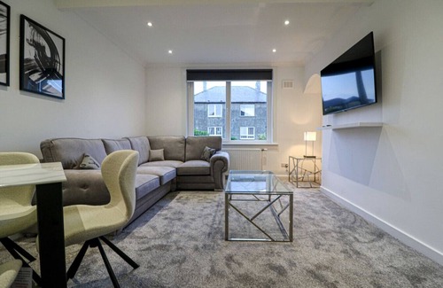 Ayr Apartment | Beautiful ground floor flat