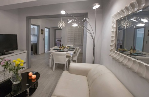 Makrigianni Apartment | Beautiful Modern 2BR Home on the Steps of Acropolis!